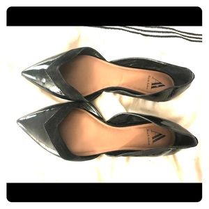 Stylish pointed toe patent flats black
